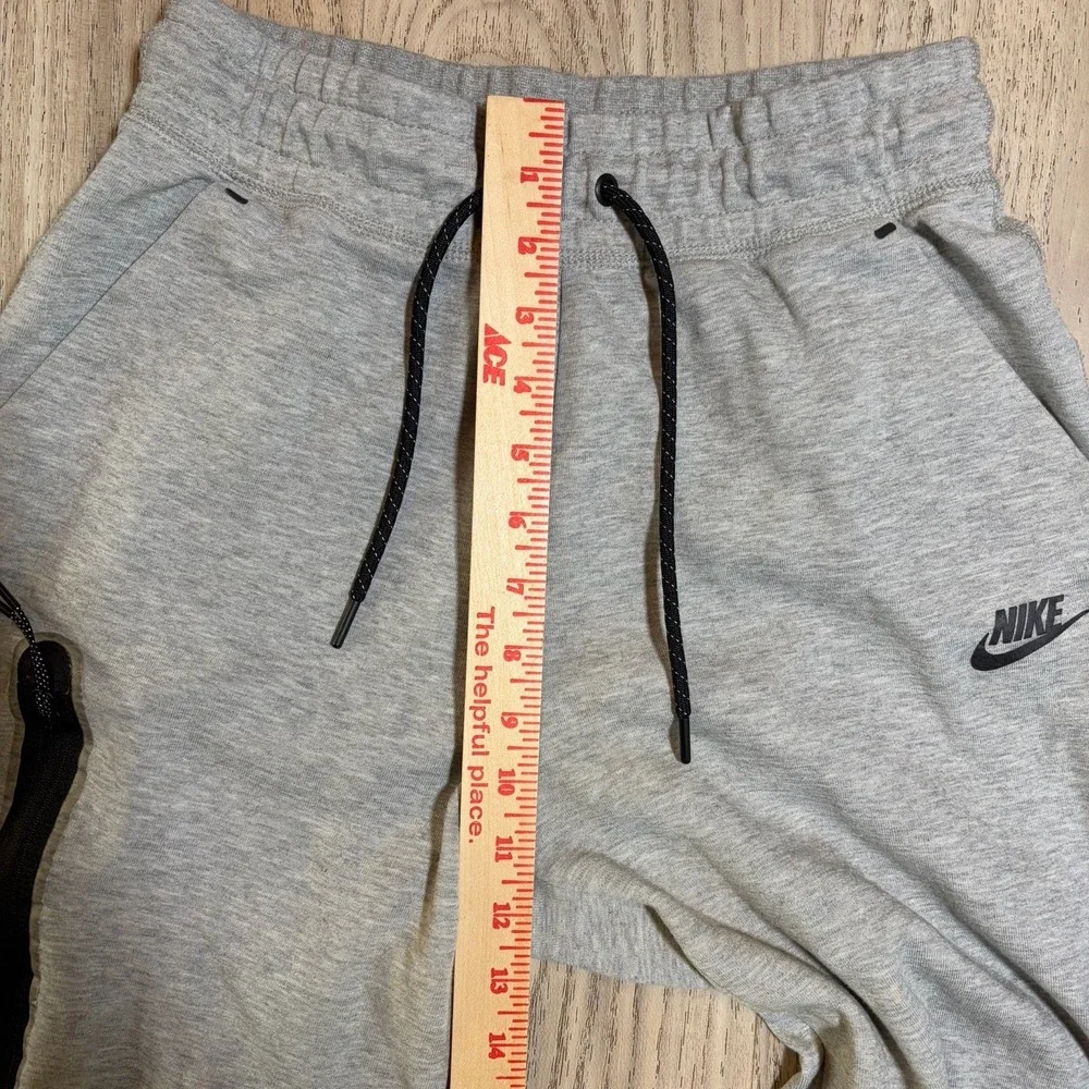 Nike Sportswear Tech Fleece Jogger Womens Size Small Pant‎ Grey Active Workout
